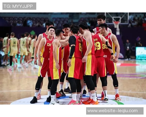 北京男篮与上海男篮激战正酣谁将赢得这场篮球巅峰对决